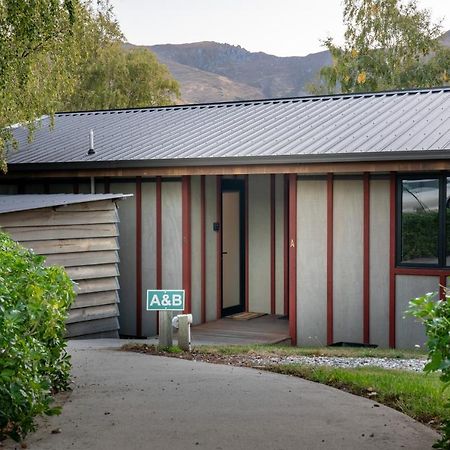 Private And Peaceful Studio Apartment Wanaka Bagian luar foto